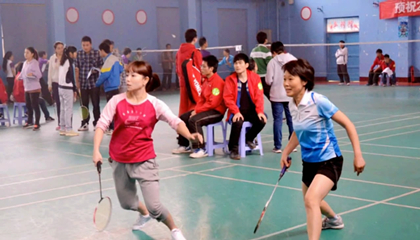中南大学能源学院教职工羽毛球赛照片秀