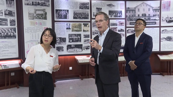 美国驻华大使尼古拉斯·伯恩斯访问中南大学