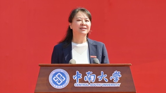 教师代表李敏在2024毕业典礼上的发言