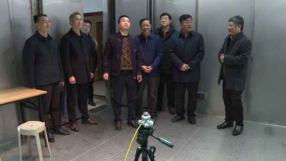 省政协副主席李民来校看望全国政协委员石磊