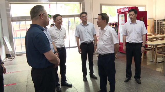 易红带队开展暑假前校园安全检查